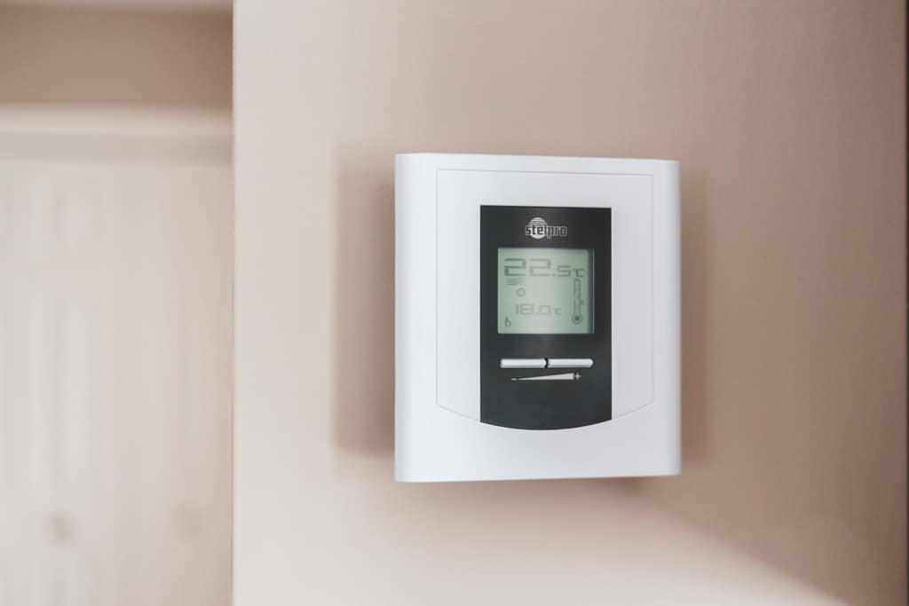 Wall thermostat for air conditioning, Newcastle Wall thermostat for air conditioning, air conditioning for homes and businesses in Newcastle
